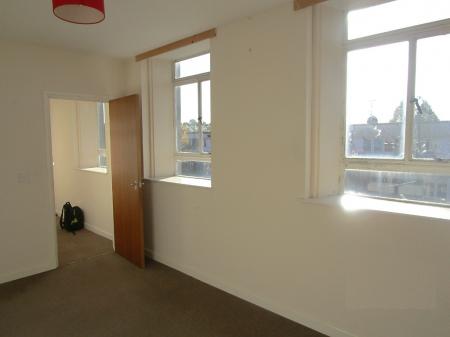 1 bedroom Flat to let in High Street, Wednesfield, Wolverhampton, WV11