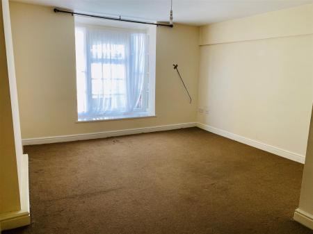 2 bedroom Flat to let in High Street, Bridgnorth, WV16