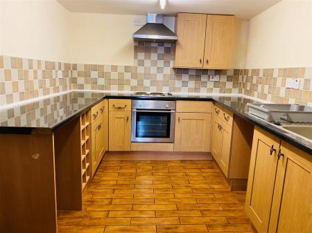2 bedroom Flat to let in High Street, Bridgnorth, WV16