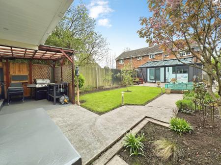 2 bedroom Semi-detached house for sale in Barnfield Road, East Park, Wolverhampton, WV1