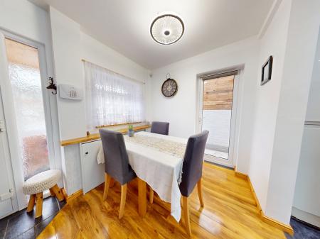 2 bedroom Semi-detached house for sale in Barnfield Road, East Park, Wolverhampton, WV1