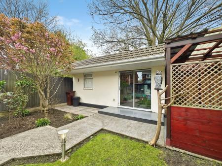 2 bedroom Semi-detached house for sale in Barnfield Road, East Park, Wolverhampton, WV1