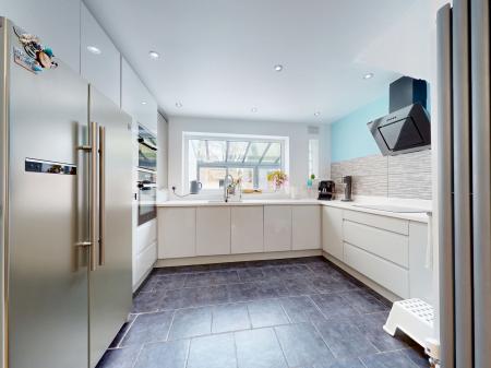 2 bedroom Semi-detached house for sale in Barnfield Road, East Park, Wolverhampton, WV1