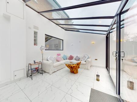 2 bedroom Semi-detached house for sale in Barnfield Road, East Park, Wolverhampton, WV1