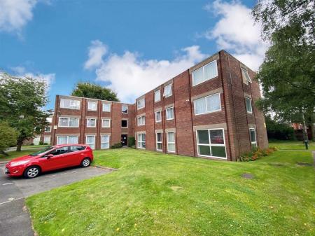 2 bedroom Flat to let in Compton Road, Wolverhampton, WV3