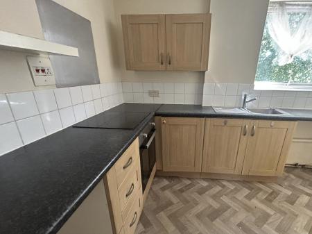 2 bedroom Flat to let in Compton Road, Wolverhampton, WV3
