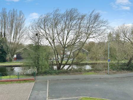 3 bedroom Semi-detached house for sale in Grayling Walk, Heath Town, Wolverhampton, WV10