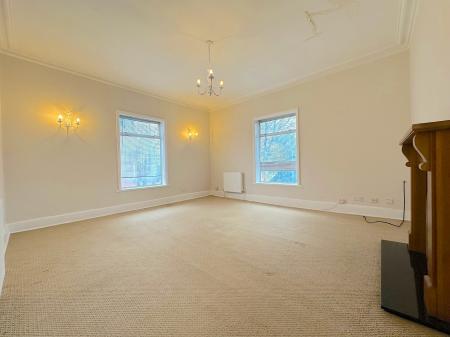2 bedroom Flat for sale in Tettenhall Road, Tettenhall, Wolverhampton, WV6