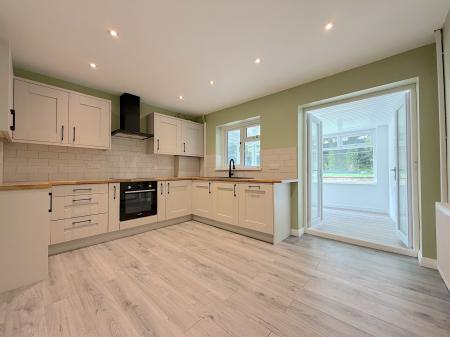 2 bedroom Semi-detached house for sale in Lavender Close, Pendeford, Wolverhampton, WV9