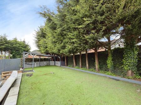 2 bedroom Semi-detached house for sale in Lavender Close, Pendeford, Wolverhampton, WV9