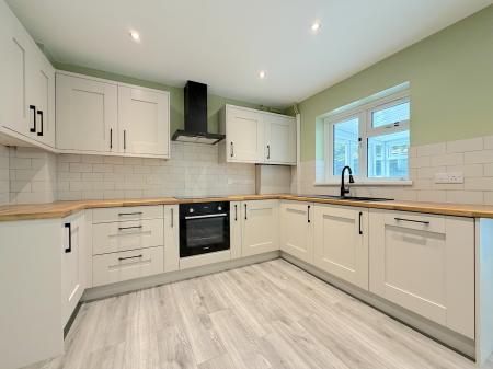2 bedroom Semi-detached house for sale in Lavender Close, Pendeford, Wolverhampton, WV9