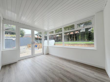 2 bedroom Semi-detached house for sale in Lavender Close, Pendeford, Wolverhampton, WV9