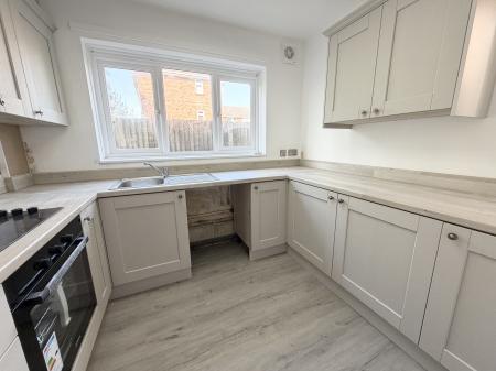 1 bedroom Flat to let in Ridge Lane, Wednesfield, WV11