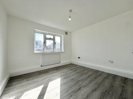 1 bedroom Flat to let in Ridge Lane, Wednesfield, WV11