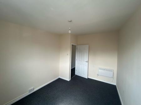 2 bedroom Flat to let in School Road, Wolverhampton, WV6
