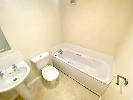 2 bedroom Apartment to let in Gomer Street, Willenhall, WV13