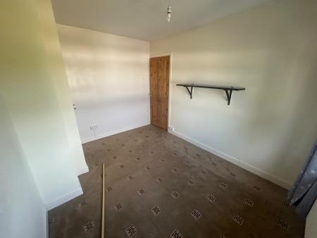 2 bedroom Semi-detached house to let in Wood End Road, Wolverhampton, WV11