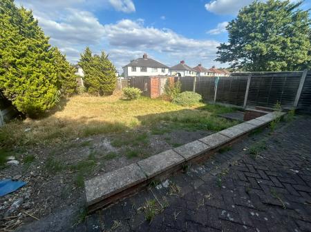 2 bedroom Semi-detached house to let in Wood End Road, Wolverhampton, WV11