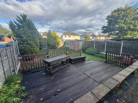 2 bedroom Semi-detached house to let in Wood End Road, Wolverhampton, WV11