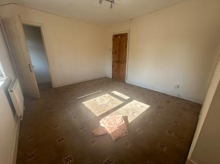 2 bedroom Semi-detached house to let in Wood End Road, Wolverhampton, WV11