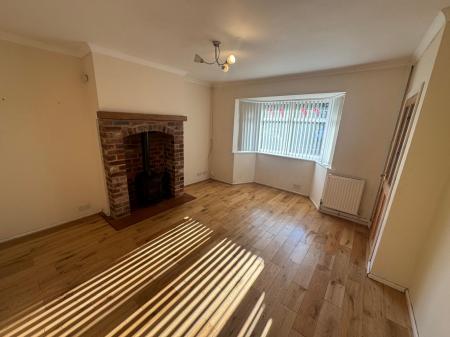 2 bedroom Semi-detached house to let in Wood End Road, Wolverhampton, WV11
