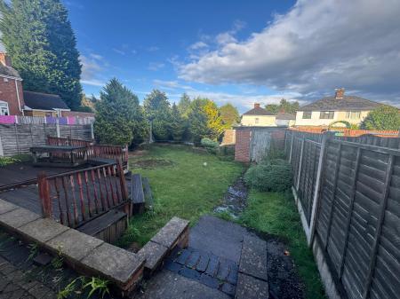 2 bedroom Semi-detached house to let in Wood End Road, Wolverhampton, WV11