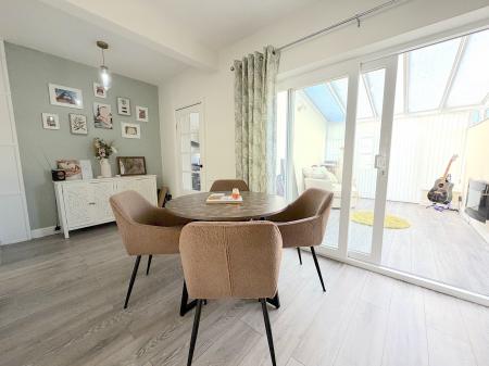 3 bedroom Semi-detached house for sale in Lincoln Avenue, Willenhall, Wolverhampton, WV13