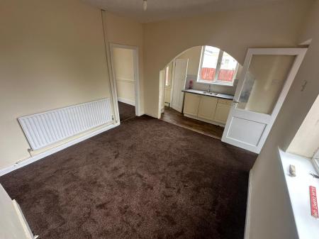 3 bedroom Semi-detached house to let in Mount Road, Willenhall, WV13