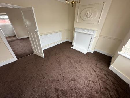 3 bedroom Semi-detached house to let in Mount Road, Willenhall, WV13