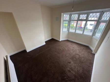 3 bedroom Semi-detached house to let in Mount Road, Willenhall, WV13