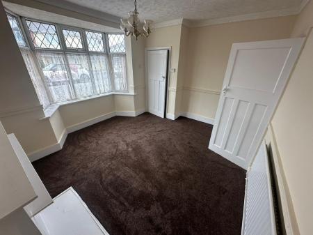 3 bedroom Semi-detached house to let in Mount Road, Willenhall, WV13
