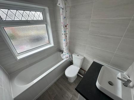 3 bedroom Semi-detached house to let in Mount Road, Willenhall, WV13