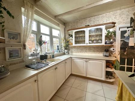 3 bedroom Semi-detached house for sale in James Street, Willenhall, Wolverhampton, WV13