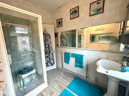 3 bedroom Semi-detached house for sale in James Street, Willenhall, Wolverhampton, WV13