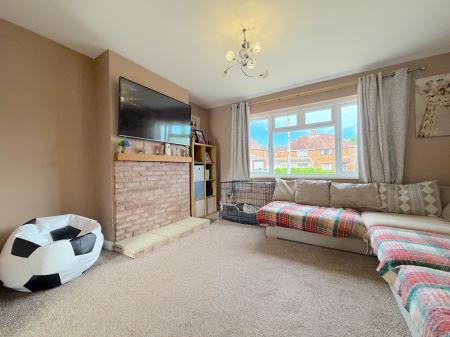 3 bedroom Semi-detached house for sale in Griffiths Drive, Wednesfield, Wolverhampton, WV11