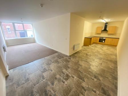 1 bedroom Studio flat to let in Union Street, Dudley Town Centre, Dudley, DY2