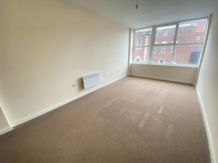 1 bedroom Studio flat to let in Union Street, Dudley Town Centre, Dudley, DY2