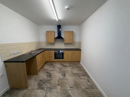 1 bedroom Studio flat to let in Union Street, Dudley Town Centre, Dudley, DY2
