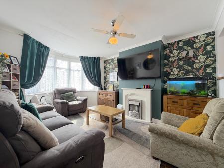 3 bedroom Semi-detached house for sale in Duckhouse Road, Wednesfield, Wolverhampton, WV11