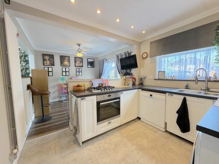 3 bedroom Semi-detached house for sale in Duckhouse Road, Wednesfield, Wolverhampton, WV11