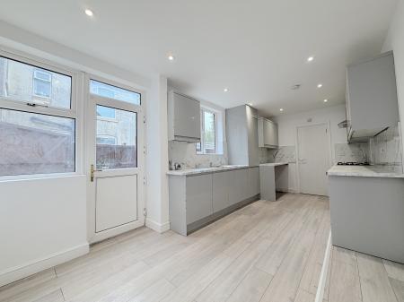 3 bedroom Semi-detached house for sale in Wolverhampton Road East, Parkfields, Wolverhampton, WV4