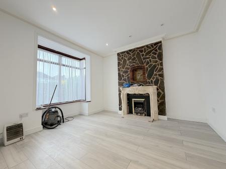 3 bedroom Semi-detached house for sale in Wolverhampton Road East, Parkfields, Wolverhampton, WV4