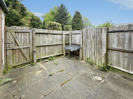 2 bedroom End of terrace house for sale in Wood Avenue, Wednesfield, Wolverhampton, WV11