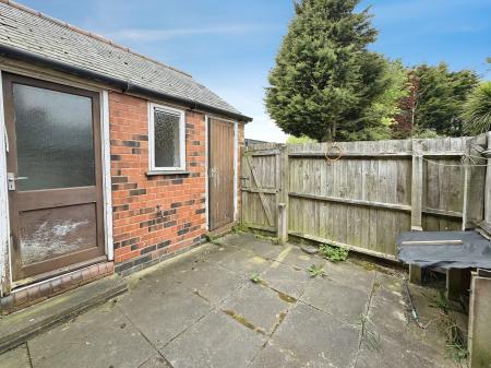 2 bedroom End of terrace house for sale in Wood Avenue, Wednesfield, Wolverhampton, WV11