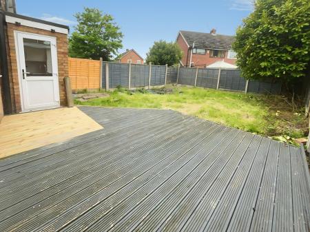 3 bedroom Semi-detached house to let in Cannock Road, Featherstone, WV10