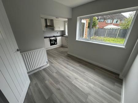 3 bedroom Semi-detached house to let in Cannock Road, Featherstone, WV10