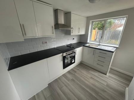 3 bedroom Semi-detached house to let in Cannock Road, Featherstone, WV10