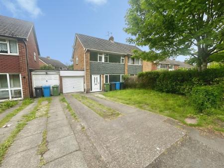 Cannock Road, Featherstone, WV10
