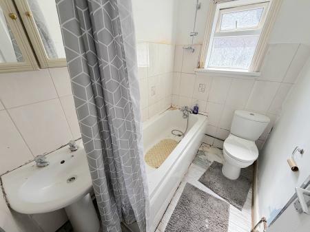 3 bedroom Semi-detached house for sale in Jeffcock Road, Penn Fields, Wolverhampton, WV3