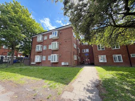 1 bedroom Flat for sale in Oxford Street, Bilston, Wolverhampton, WV14